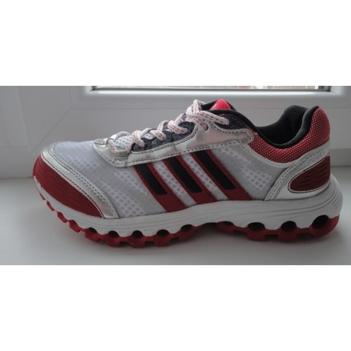 Летние кроссовки Adidas со скидкой